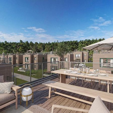 Vaestoes Strand By First Hotels Lärbro 외부 사진